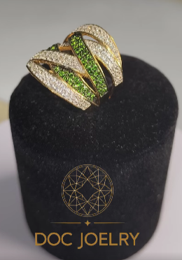 Verdant Ribbon Diopside Queen Ring 