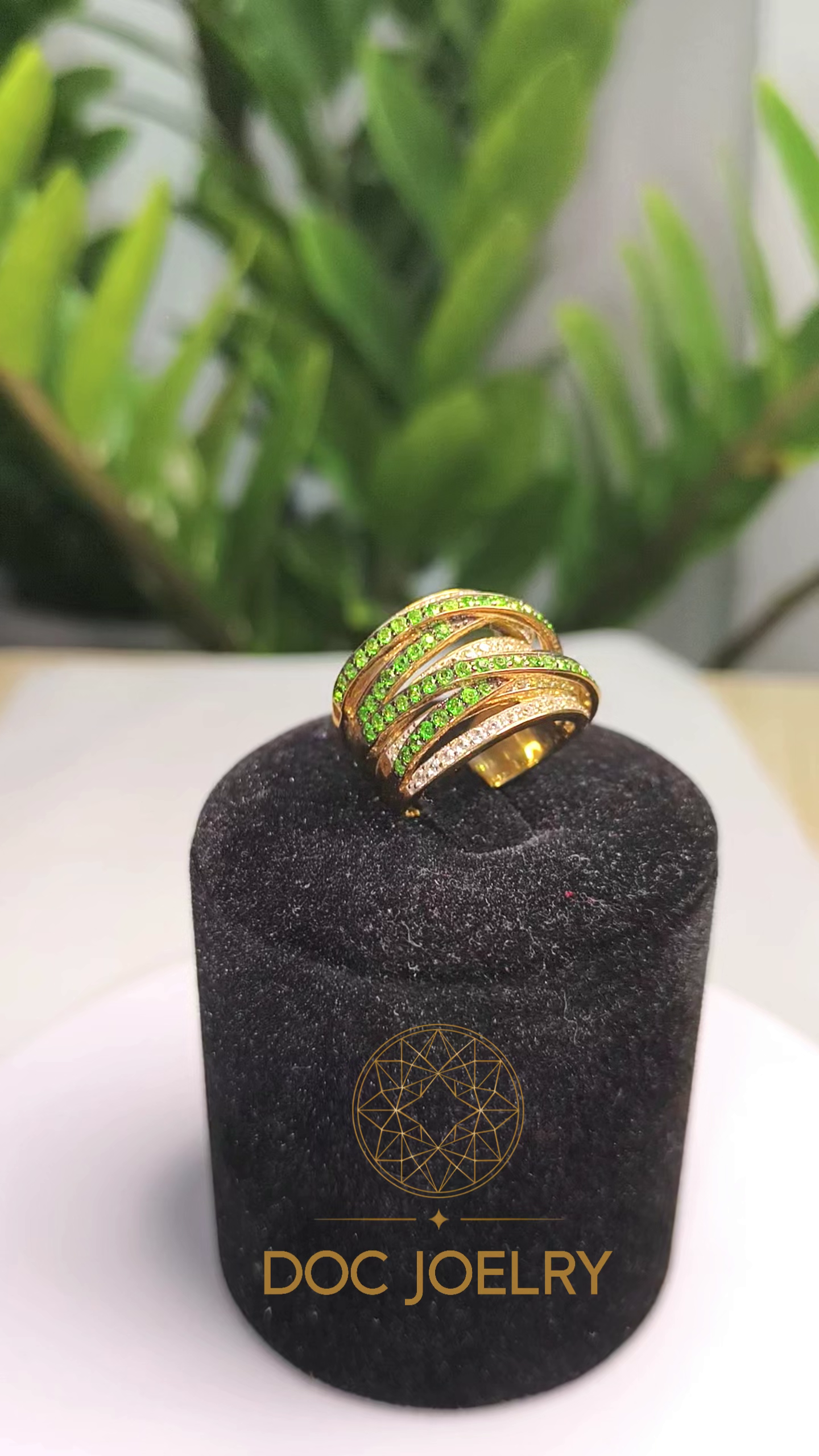Sovereign Verdant Wave Diopside Ring
